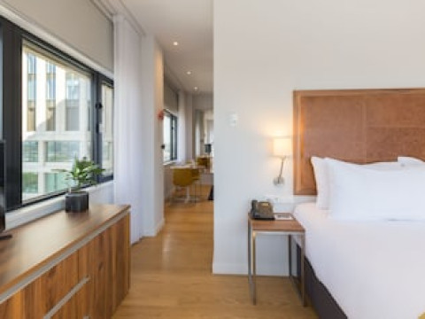 PREMIER SUITES PLUS ROTTERDAM
