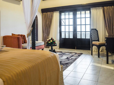 Prideinn Flamingo Beach Resort