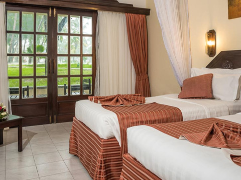 Prideinn Flamingo Beach Resort