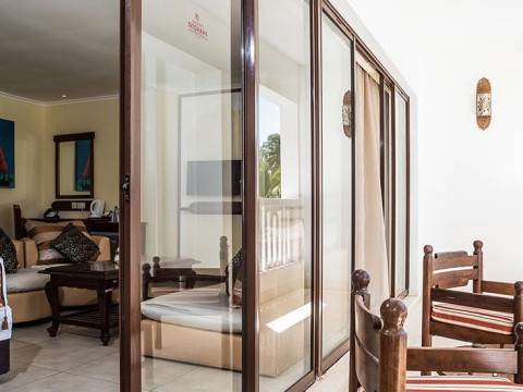 Prideinn Paradise Beach Resort & Spa Hotel