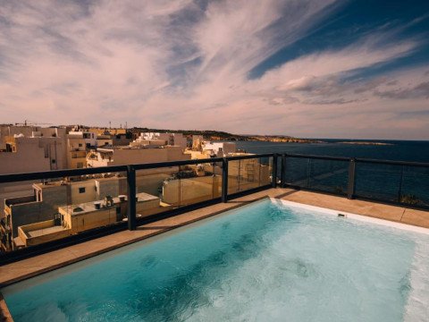 Primera Hotel