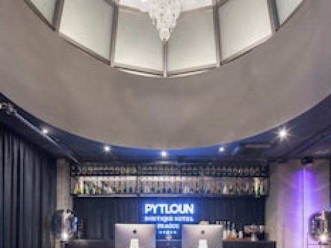 PYTLOUN BOUTIQUE