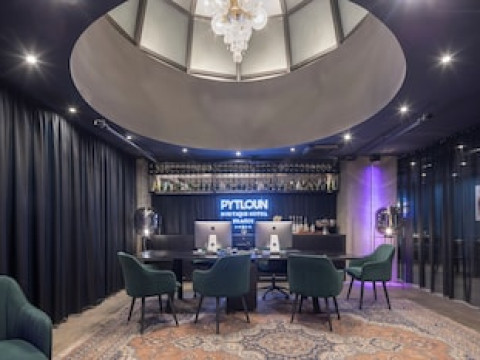 PYTLOUN BOUTIQUE