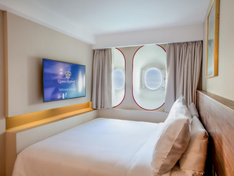 QUEEN ELIZABETH 2 HOTEL