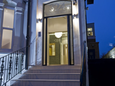Queens Hotel 324 Seven Sisters Road