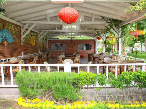 Queen's Park Le Jardin Resort