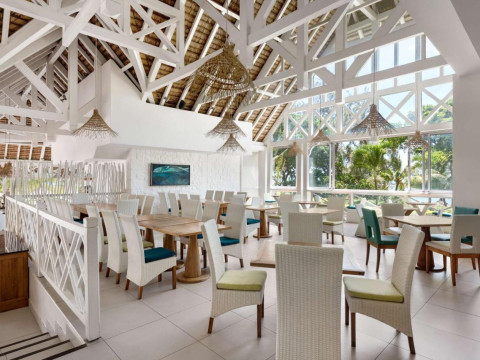 Radisson Blu Azuri Resort & Spa (Grand Bay)
