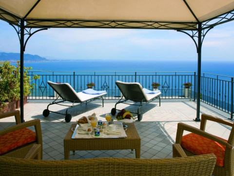 Raito Hotel