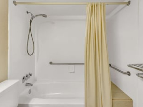 RAMADA BY WYNDHAM BALTIMORE WEST