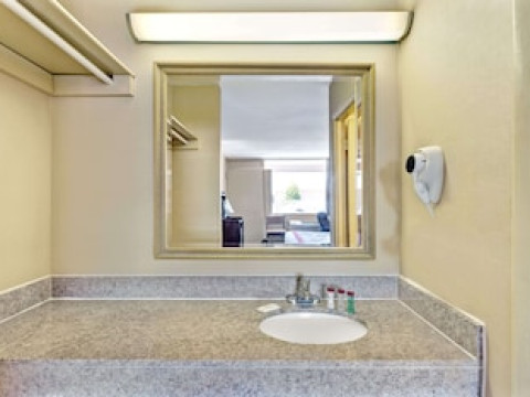 RAMADA BY WYNDHAM BALTIMORE WEST
