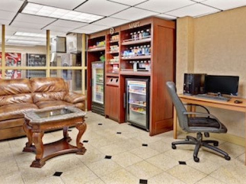 RAMADA BY WYNDHAM BALTIMORE WEST
