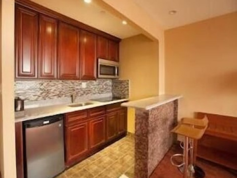 RAMADA BY WYNDHAM FLUSHING QUEENS