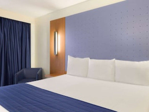 RAMADA BY WYNDHAM LONDON NORTH M1