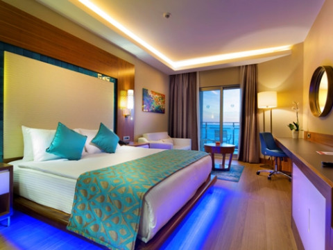 RAMADA HOTEL & SUITES BY WYNDHAM