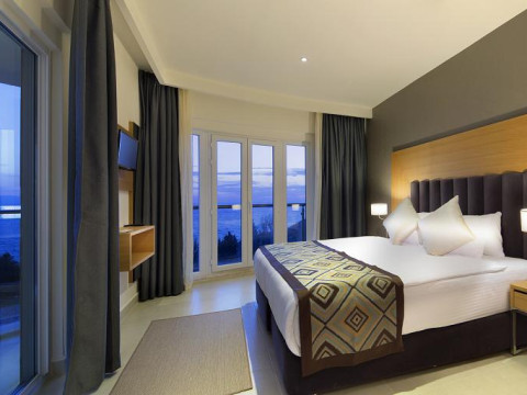 HOTEL CUBIX
