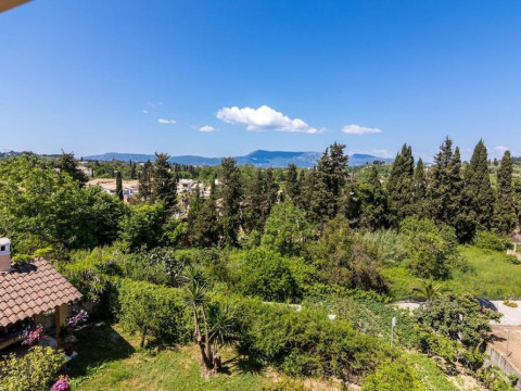 RARAKOS HOUSES
