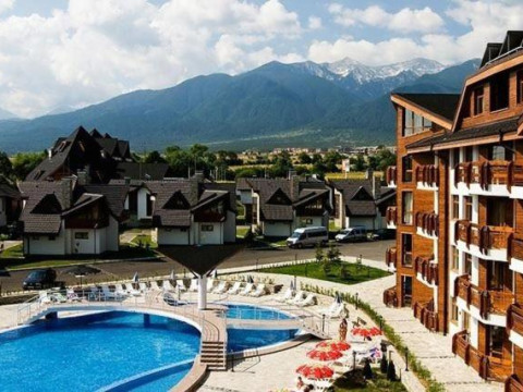 REDENKA HOLIDAY CLUB