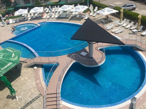 REDENKA HOLIDAY CLUB