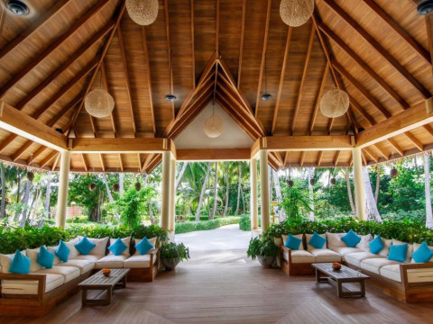Reethi Faru Resort (Raa Atoll)