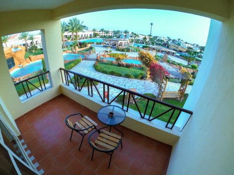 REGENCY PLAZA AQUA PARK & SPA_