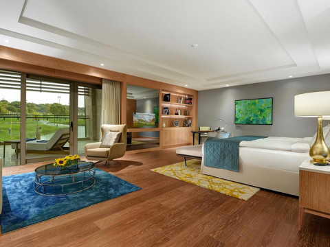 Holiday Island Resort& Spa (Dhiffushi)
