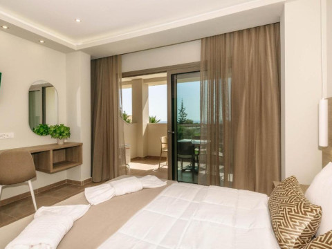 Remezzo Studios & Apartments