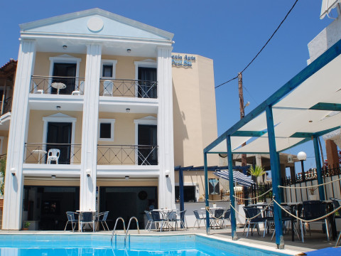 Renia Hotel