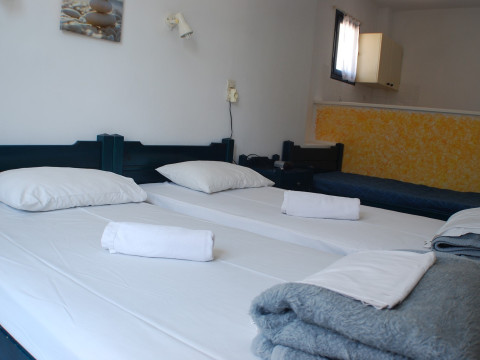 Renia Hotel