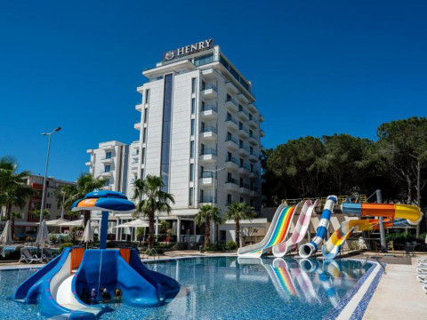 Henry Resort & SPA