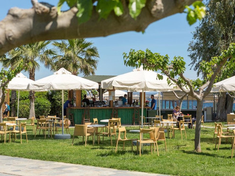 Golden Coast Hotel & Bungalows