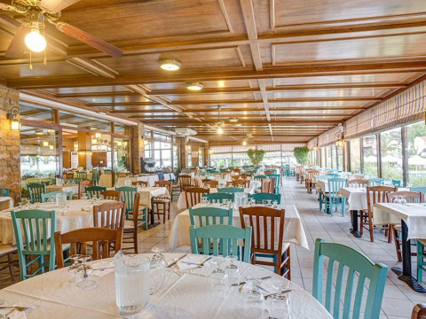 Golden Coast Hotel & Bungalows
