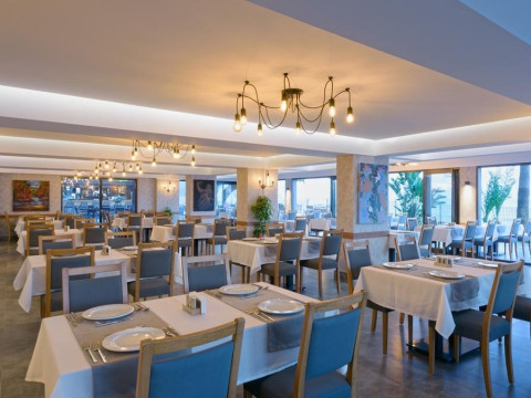 FLORIA BEACH HOTEL