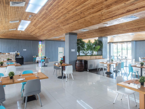 BM Beach Hotel