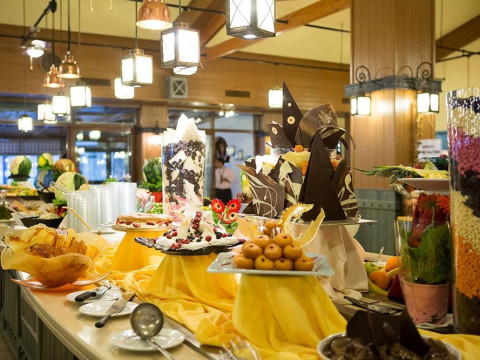Golden Coast Hotel & Bungalows