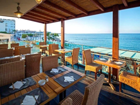 GOLDEN BEACH HOTEL