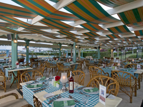 Dreams Beach Resort