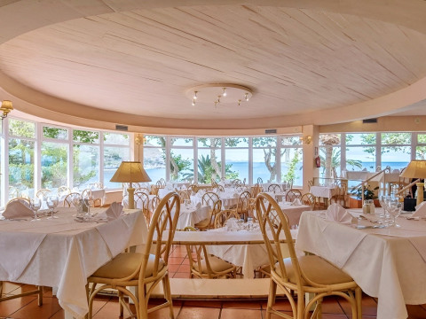 Baia Madeira Hotel - Ocean Beachfront