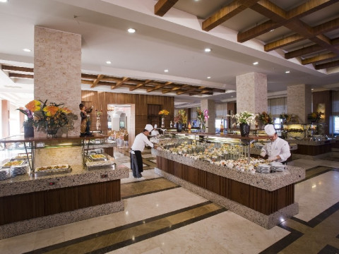 Crystal De Luxe Resort