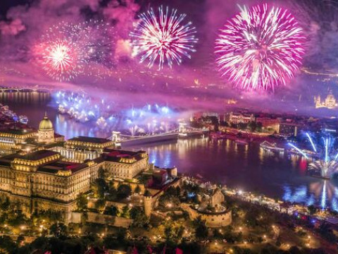 REVELION 2025 la BUDAPESTA 5 zile Autocar - Hotel Ibis Styles Citywest 3*