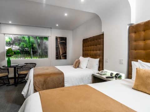 Riande Aeropuerto Hotel & Casino