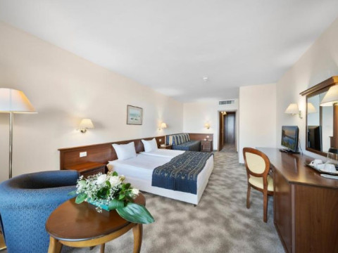 HVD RIVIERA BEACH HOTEL