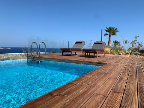 ROCK BAY VILLAS