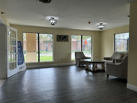 RODEWAY INN & SUITES HIGHWAY 290 NORTHWEST