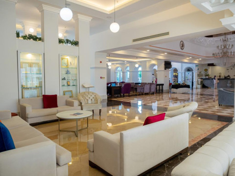 9 Muses Santorini Resort