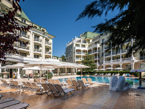 ROMANCE FAMILY SUITES