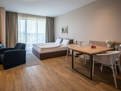 ROMANCE FAMILY SUITES