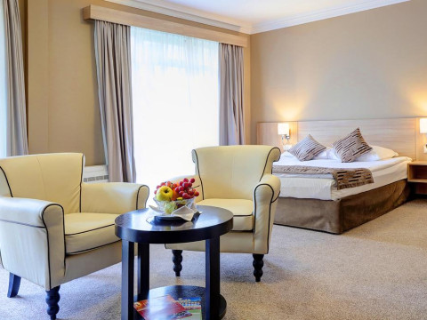 ROMANCE SPLENDID HOTEL