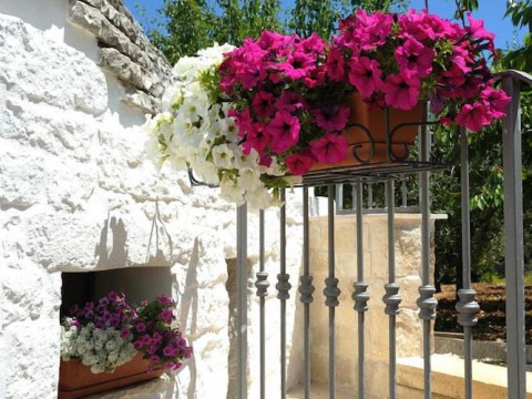 ROMANTIC TRULLI