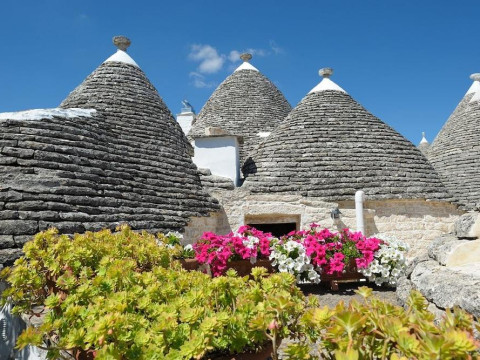 ROMANTIC TRULLI