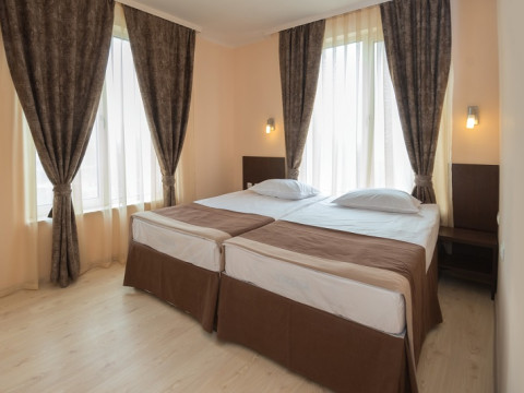 ROME PALACE DELUXE